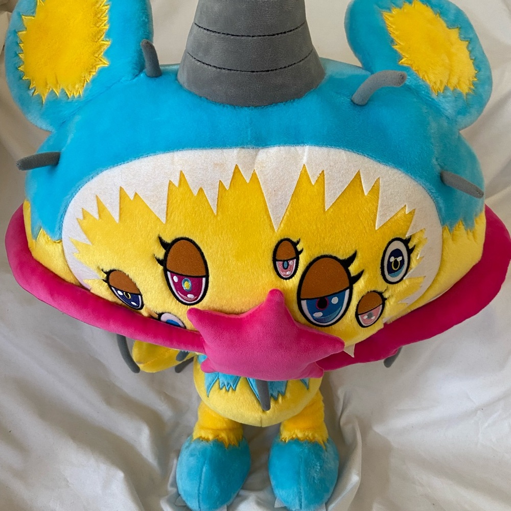 Sukamii The Starboy First Plushy - Picture 13 of 13